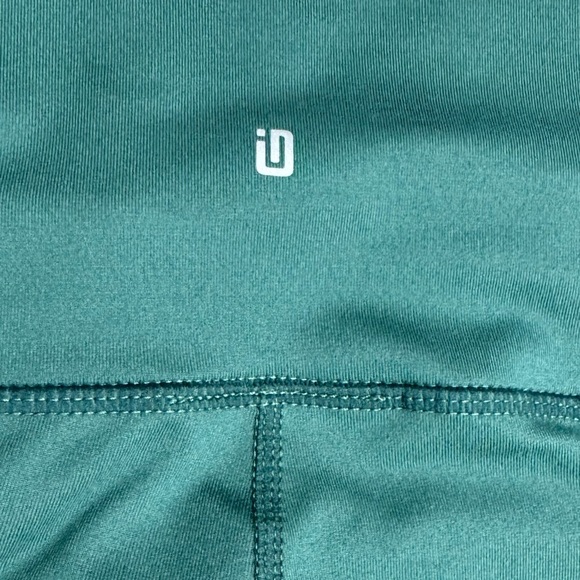 Ideology cropped leggings with pockets - Picture 3 of 5